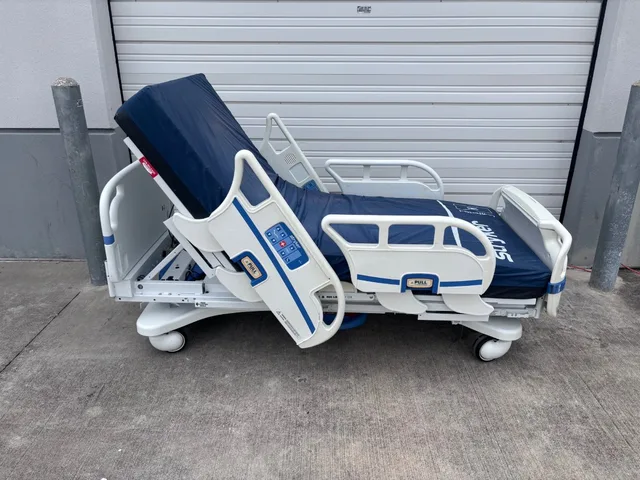 Lot 9795: Stryker S3 Med-Surg 3005 Hospital Bed