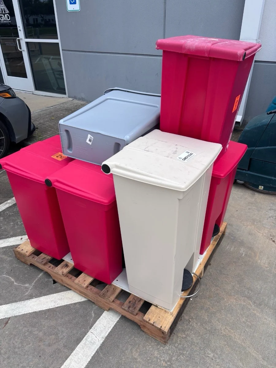 GMD # 172: (1 Pallet) Rubbermaid Red Bins